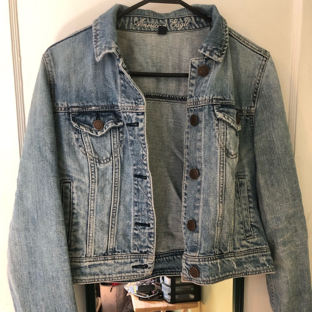 Vintage wash denim jacket!